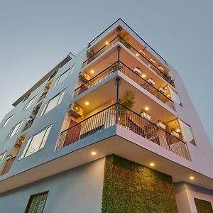 Minimalist Poshtel & Suites